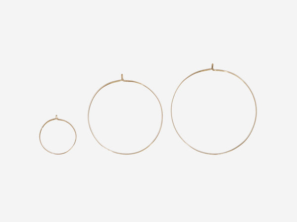 The three sizes of hooplas next to each other, starting with the small on the left.
