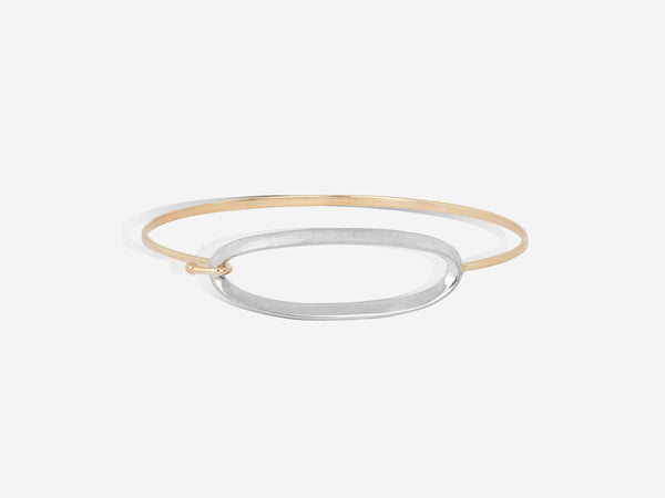 Front view of bracelet